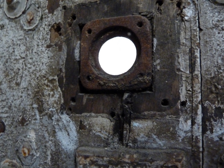 Porte d'une cellule de prison - Christian Girodet
